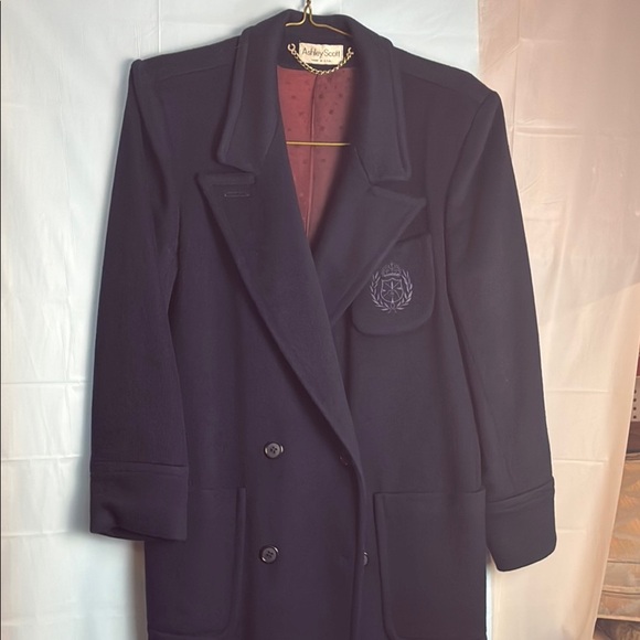 Elegant Navy Double-Breasted Coat - Picture 1 of 9